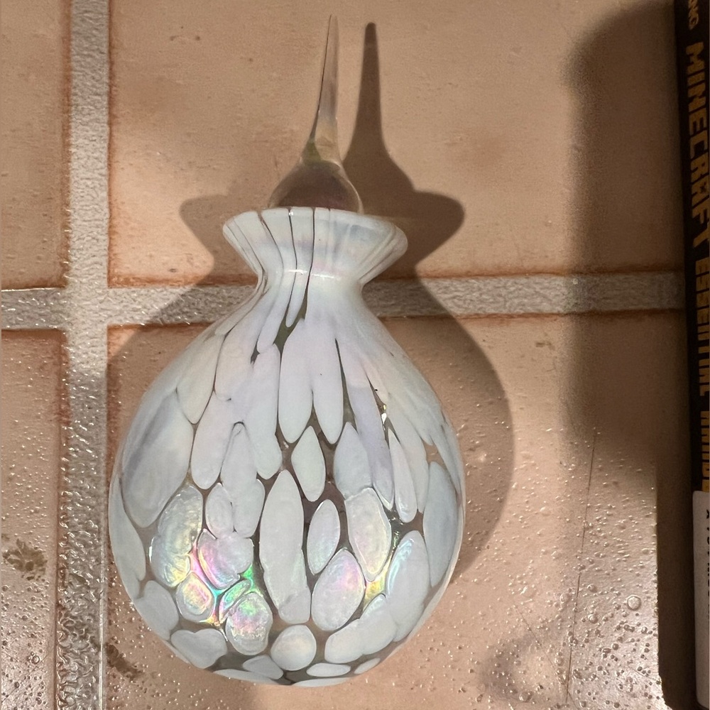 Vintage Russ Berrie Company Iridescent Blown Glass Perfume Bottle Mottled Vanity - Picture 11 of 12